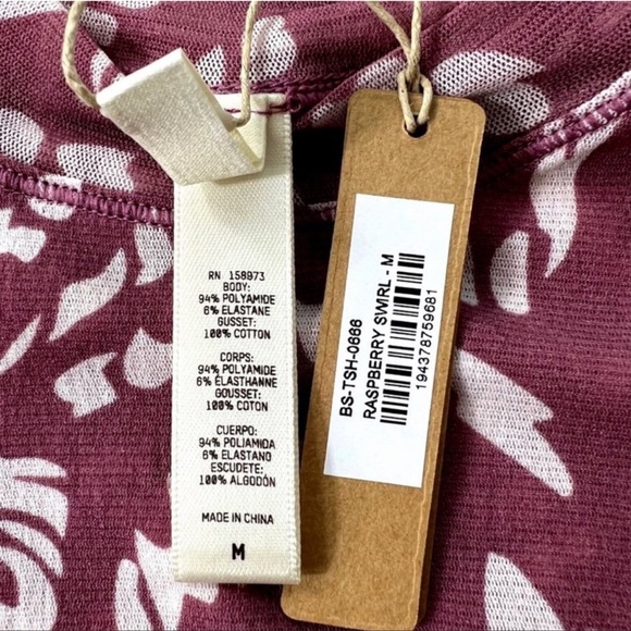 SKIMS Summer Mesh T-Shirt Bodysuit
Raspberry Swirl Size Medium - Picture 10 of 12